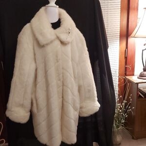 Terry Lewis 35" Chic Cream Teddy Jacket